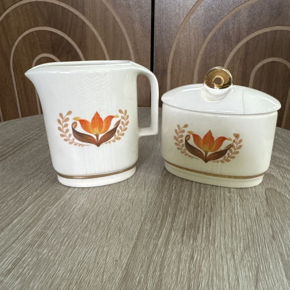 VTG Bakerite Covered Sugar And Creamer  22K Gold Trim Made In USA Tulip Pattern